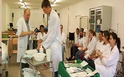 Oferta de feina de tècnic/a en Cures auxiliars d’infermeria al Vallès oriental i occidental