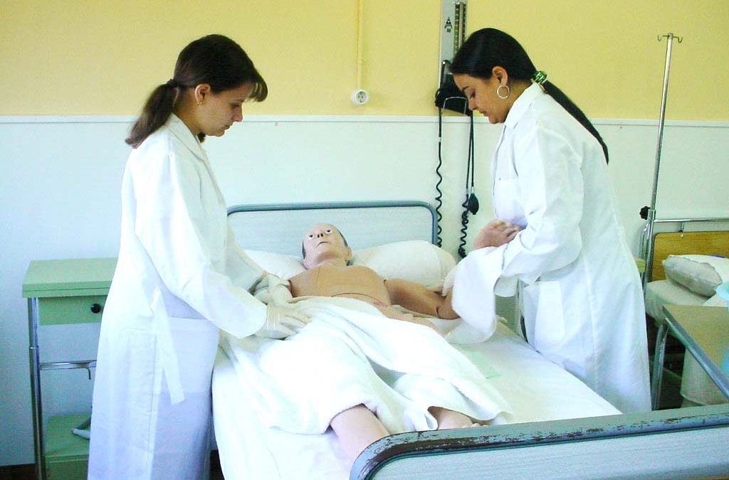OFERTA DE FEINA: tècnic/a en cures auxiliars d’infermeria